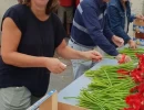 Les enfants fêtent les fleurs (préparation du char)_2